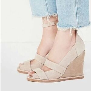 Jeffrey Campbell Dakota leather Suede tan nude Wedge sandal pumps size 8